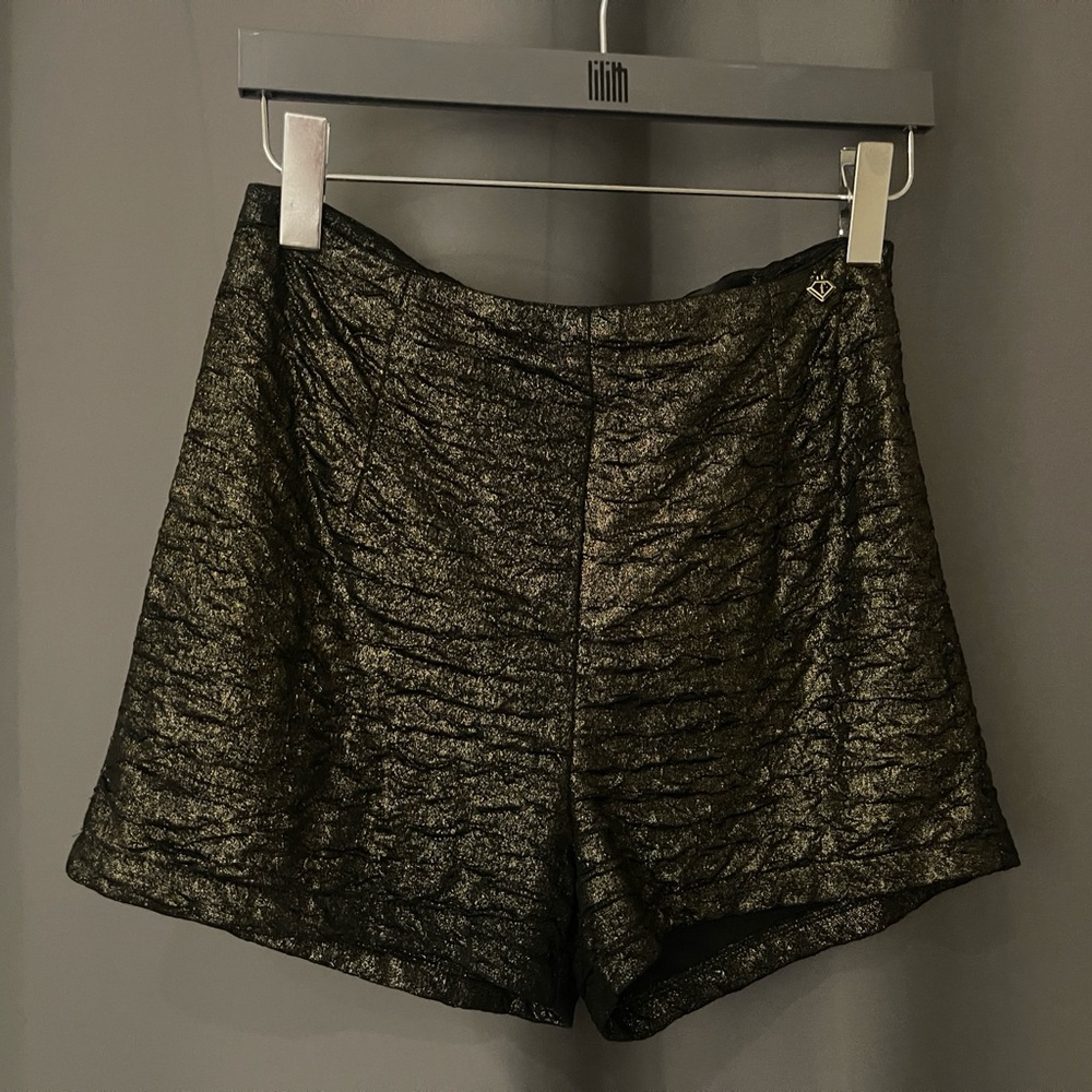 Women short pant